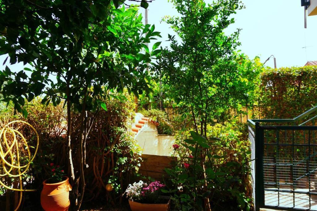 Cosy Guest House With Private Yard Saronida Exterior foto